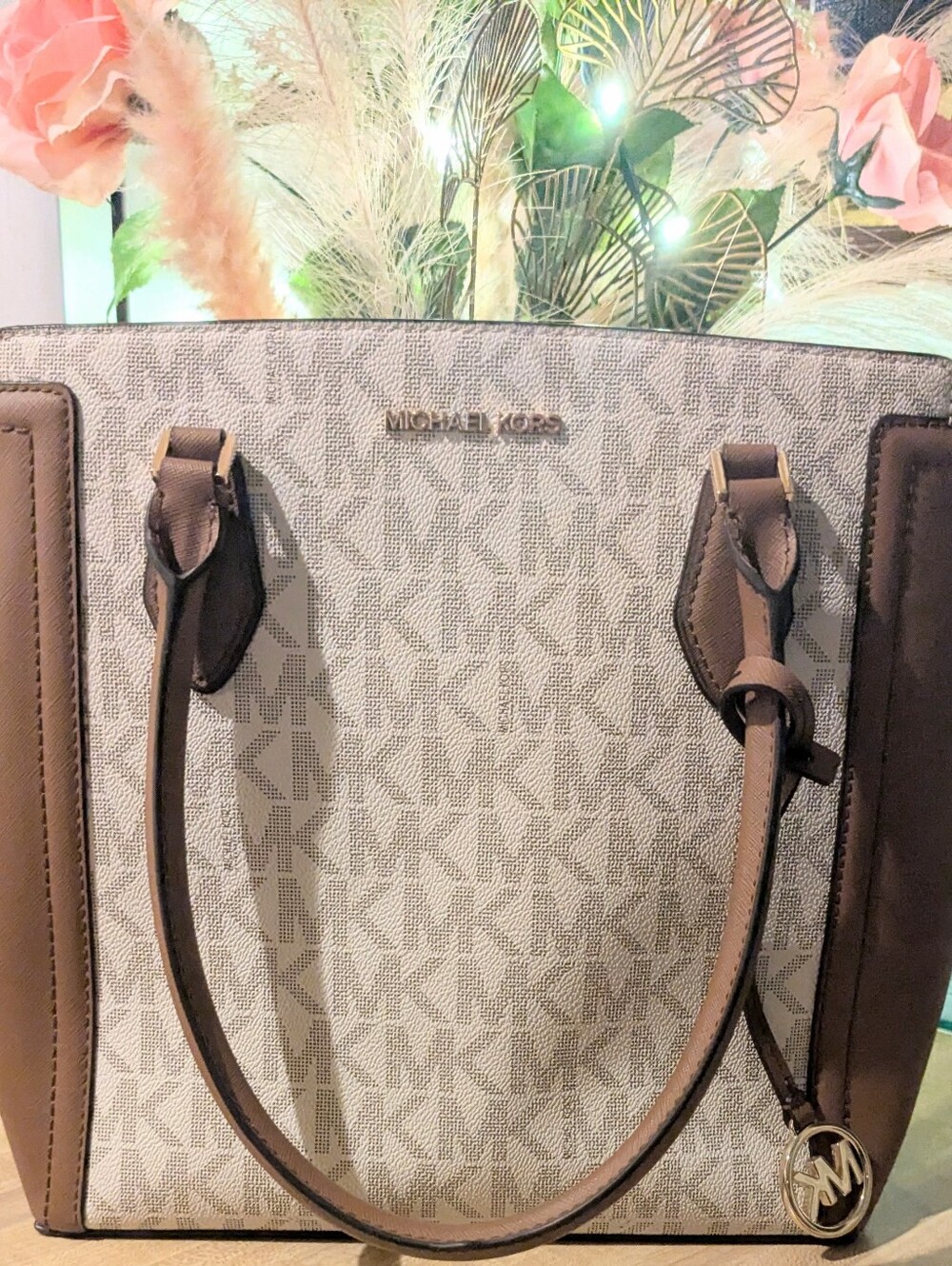 Michael Kors Ayden Large Signature Logo Tote Bag . Used 1 Time Only